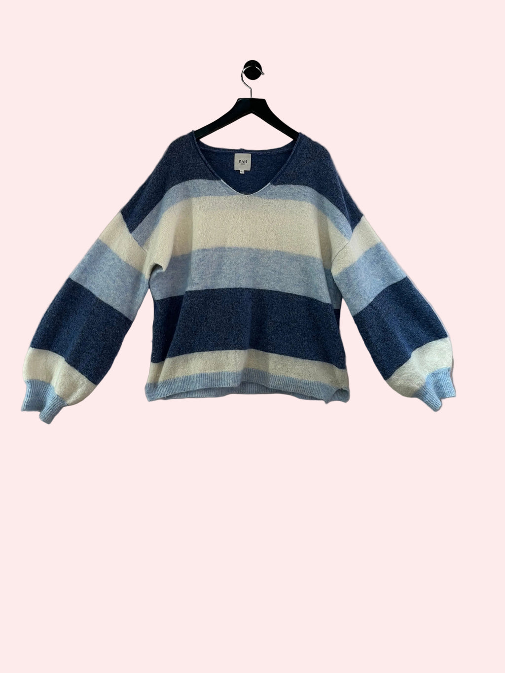 100109 - RAH Oslo - Sweaters - Blue - L - Image 2 circular-filename:24_08_2026_ee15366f-a628-4d69-b064-9a586cf86c30_captured_image