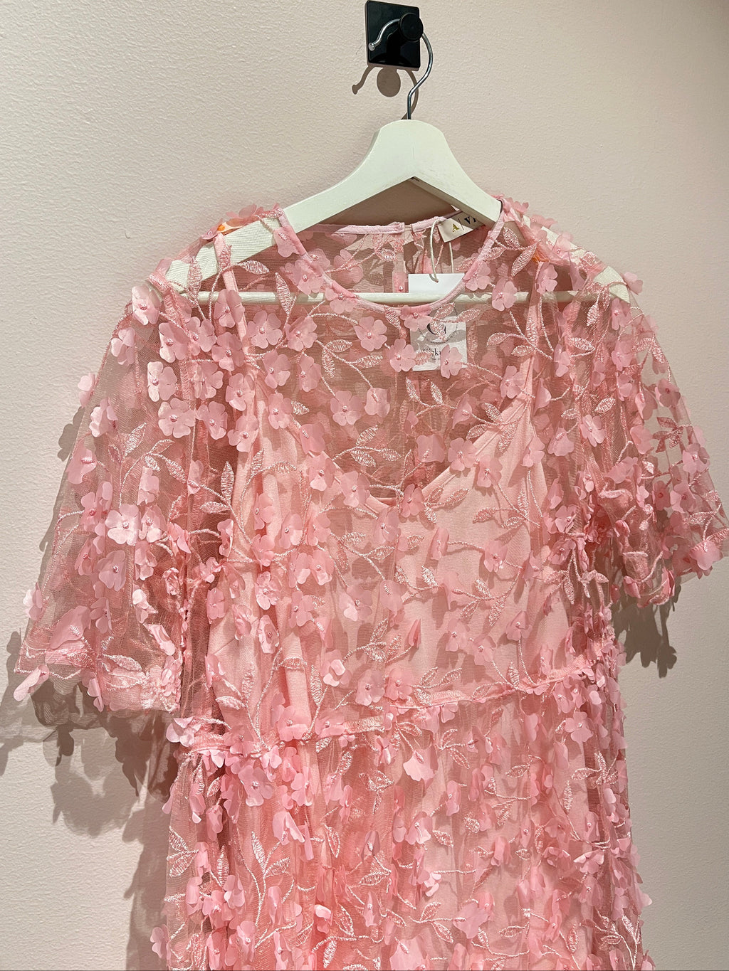 091927 - A View - Dresses - Pink - M - Image 1