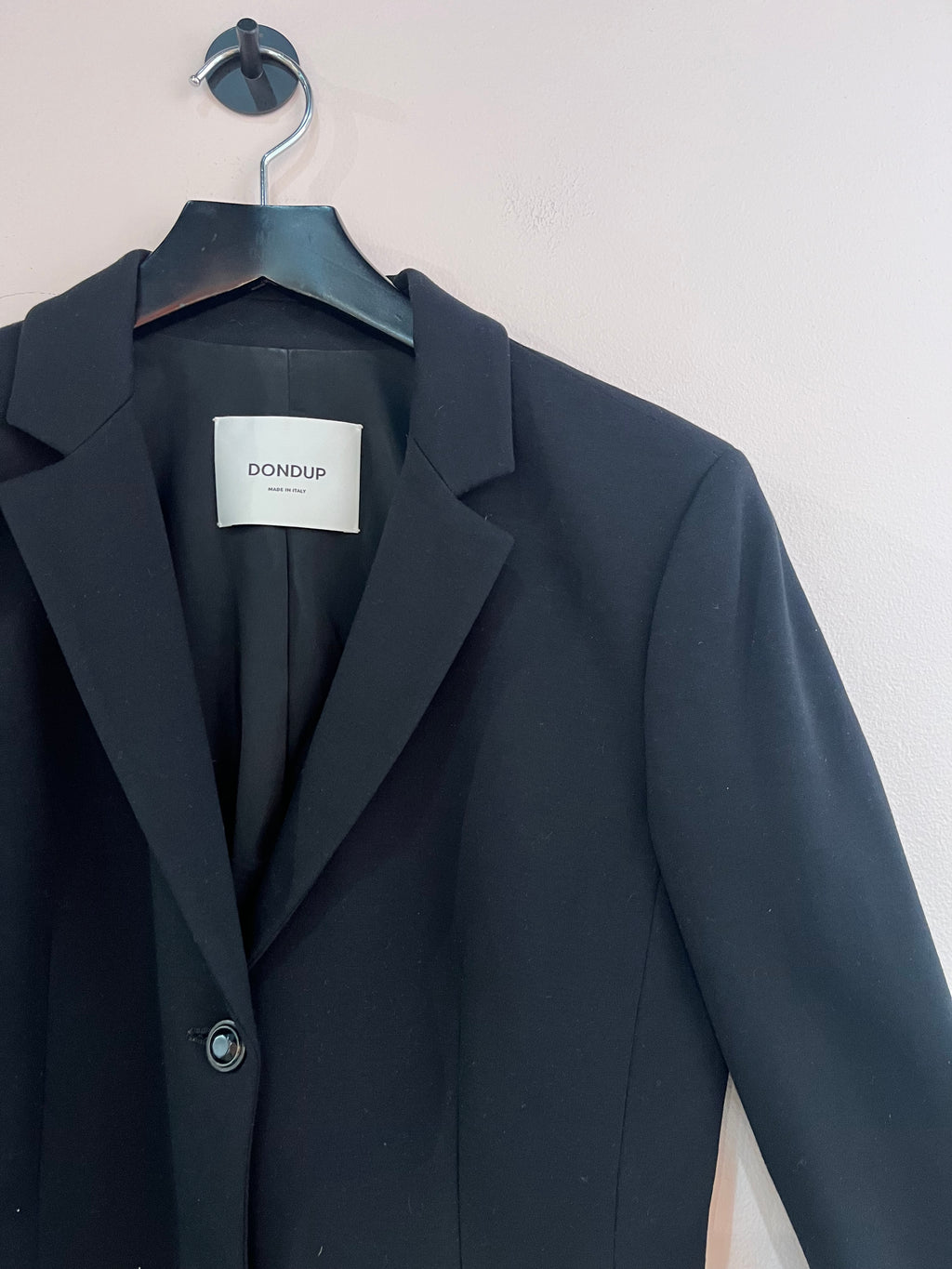 100800 - Dondup - Blazer - Black - 40 - Image 2 circular-filename:27_08_2026_32bf6170-780d-464a-b4d5-ad9e861c91f8_captured_image