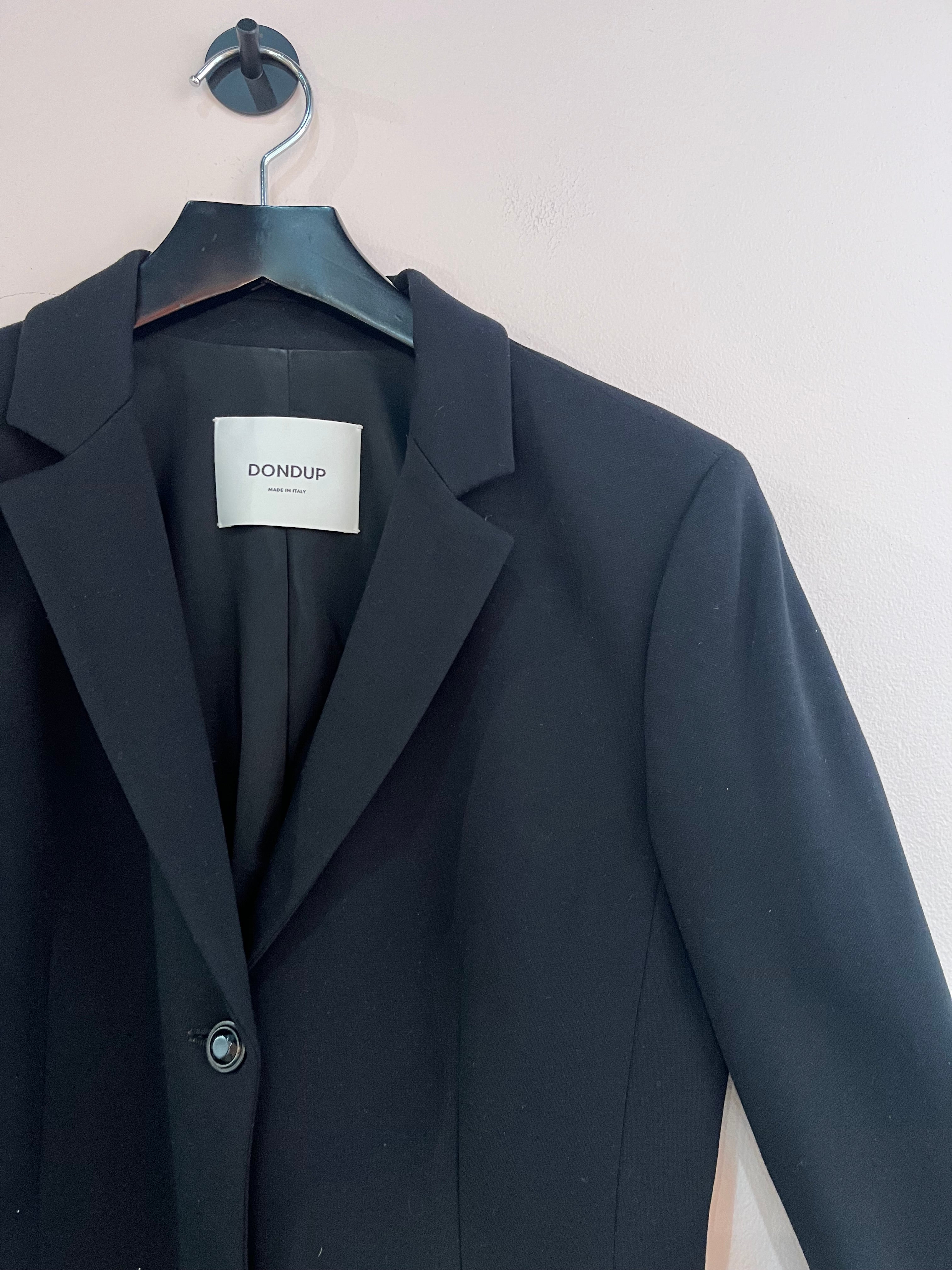 100800 - Dondup - Blazer - Black - 40 - Image 2 circular-filename:27_08_2026_32bf6170-780d-464a-b4d5-ad9e861c91f8_captured_image