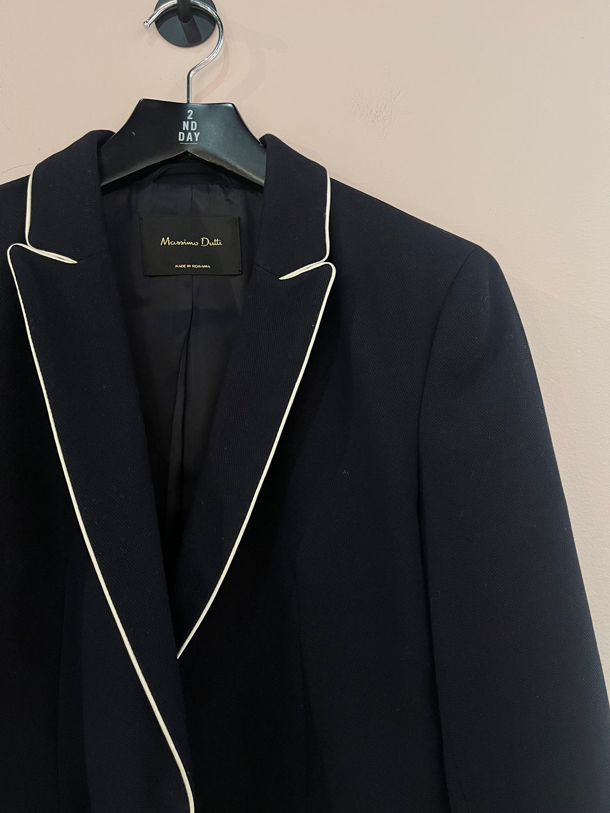 104884 - Massimo Dutti - Blazer - Blue - 40 - Image 2 circular-filename:28_09_2026_d078d6f2-3122-4085-8d7b-bceeda3e4e90_captured_image