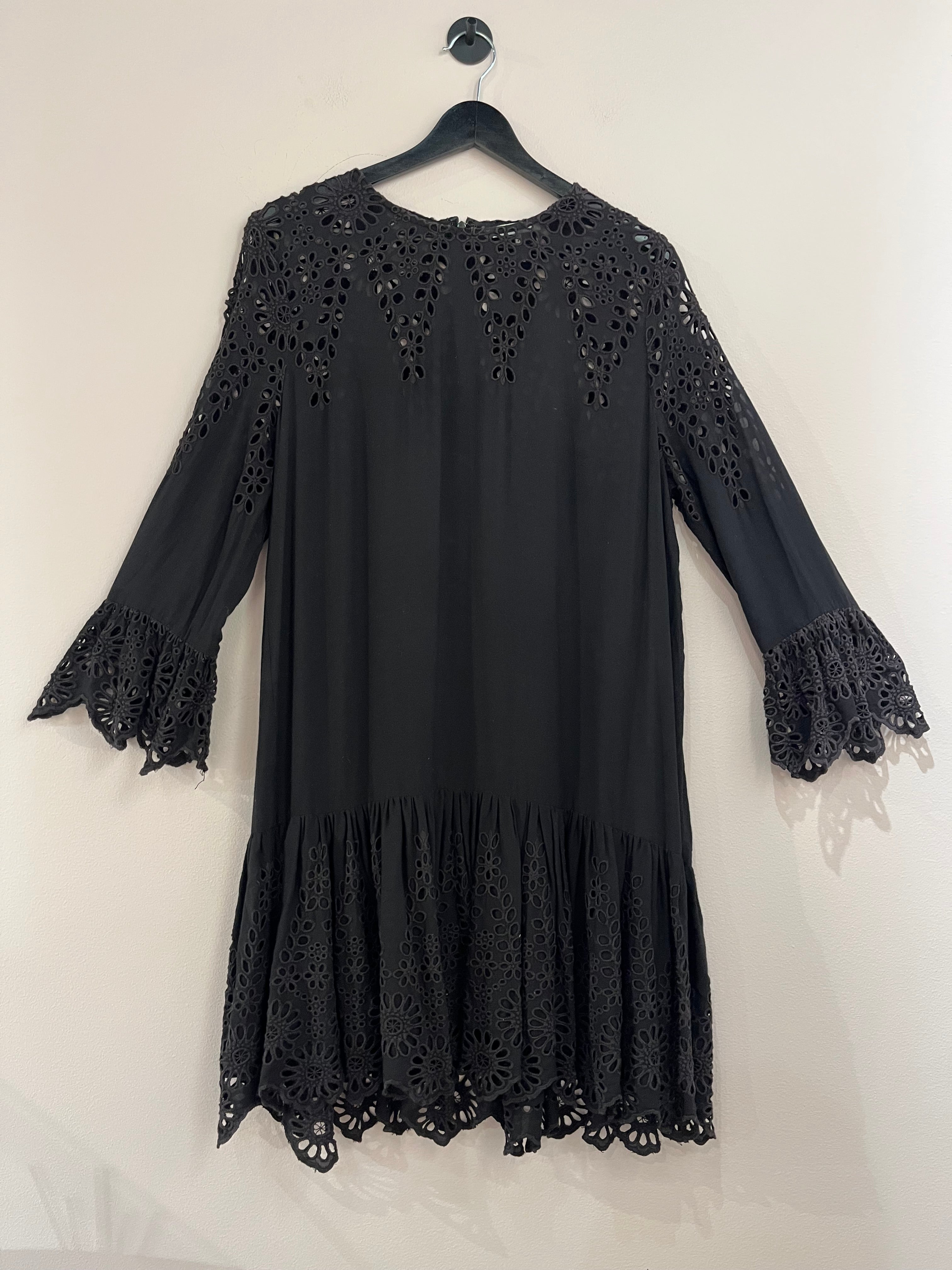 092650 - Ganni - Dresses - Black - 40 - Image 1 circular-filename:30_06_2026_1906652d-e198-43c2-a330-0e37cd3ac05f_captured_image