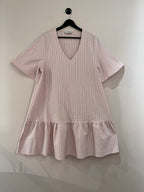 092564 - Leveté Room - Dresses - Pink - L - Image 1 circular-filename:30_06_2026_7129e97a-1110-4abe-b55e-99508650fa6c_captured_image